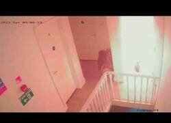 Enlace a Patinete eléctrico explota mientras cargaba en una casa