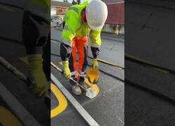 Enlace a Cuando tu talento es pintar letras en la carretera
