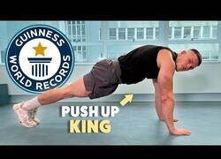 Enlace a El record de mayor cantidad de flexiones a plancha en un minuto