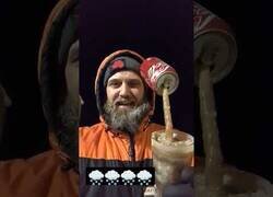 Enlace a Cuando abres una lata de cola a -57 ºC