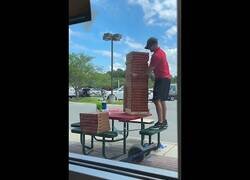 Enlace a Entregando un pedido de 30 pizzas sin coche