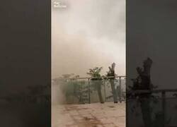 Enlace a Momento en el que se derrumba un edificio de 5 pisos desalojado en Teruel