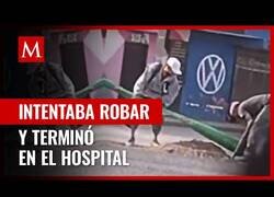 Enlace a El karma actuando contra un hombre que robaba un poste de la luz