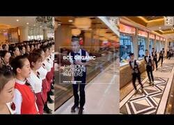 Enlace a Así es un restaurante en el que los camareros van en patines