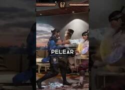 Enlace a El nuevo Mortal Kombat incluye una roomba que va limpiando el suelo