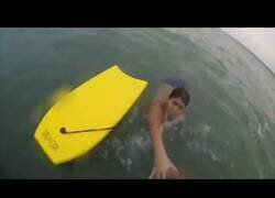 Enlace a La Guardia Civil salva a dos hermanos de 8 y 12 años arrastrados por la corriente