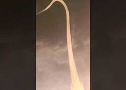 Enlace a Captan una extraña tromba marina en Kama River, Rusia