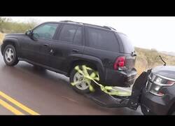 Enlace a El curioso mecanismo para persecuciones en coches de policía