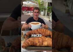 Enlace a El croissant más grande del mundo se sirve en Dubai