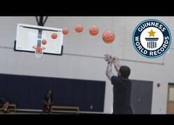 Enlace a El record de mayor número de triples encestados en un minuto