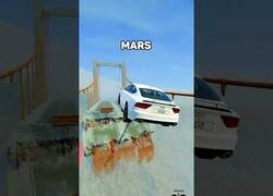 Enlace a Saltos de coches con diferentes gravedades