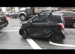 Enlace a Shaquille O'Neal en un Smart por Nueva York