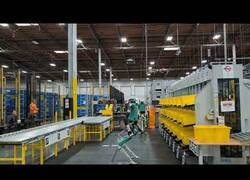 Enlace a Así trabaja Digit, el nuevo robot bípedo de Amazon