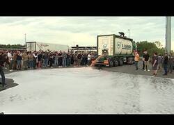 Enlace a Viticultores franceses boicotean y saquean camiones españoles