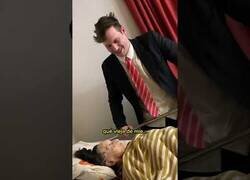 Enlace a Un buen nieto sabe cómo despedir a su abuela