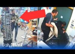 Enlace a Dos trabajadores de una gasolinera en Israel se esconden en un congelador durante los ataques de Hamás