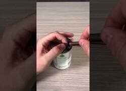 Enlace a Así funcionaba un abrelatas antiguo