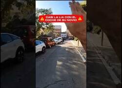Enlace a Así abre un cerrajero la puerta de un coche