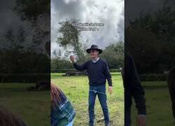 Enlace a Hay gente que parecer tener ganas de complicarse la vida