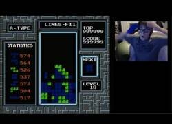 Enlace a Este chico se pasa el Tetris por primera vez en la historia