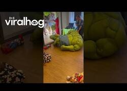 Enlace a Hulk no ha entrado con buen pie en la fiesta