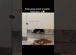 Enlace a La broma más pesada que pueden hacerte en un baño público