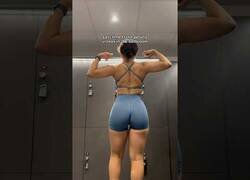 Enlace a Nunca hagas vídeos de posar en un baño público