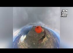 Enlace a Esto sucede cuando traspasas una nube de agua