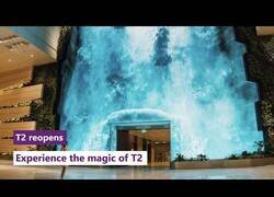 Enlace a Así es la alucinante Terminal 2 del aeropuerto de Singapur