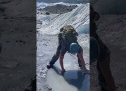 Enlace a Nunca pises un charco en la montaña