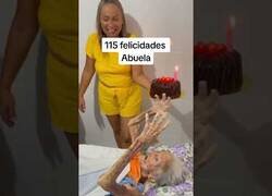 Enlace a Esta abuela cumple 115 años