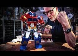 Enlace a Probando el Optimus Prime que funciona mediante app y voz