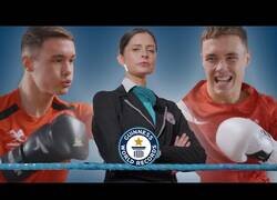 Enlace a El mayor número de golpeos de boxeo en un minuto