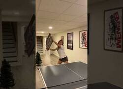 Enlace a Este juego de ping pong cada vez se vuelve más loco