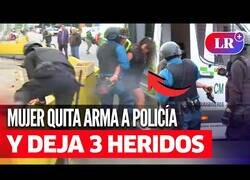 Enlace a Mujer detenida le quita la pistola a un guardia y deja 3 heridos