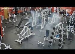 Enlace a Un móvil en un gimnasio puede ser peligroso