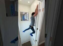 Enlace a Padre construye la habitación que sus hijos siempre soñaron