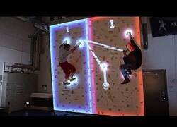 Enlace a Jugando al Pong en un rocódromo