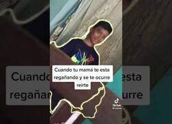 Enlace a Cuando tu madre te está regañando y se te ocurre reírte