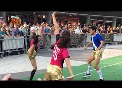 Enlace a Disco-Football: La disciplina en la que juegas al fútbol bailando
