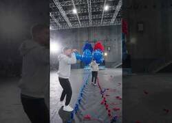 Enlace a La carrera de pinchar globos de MrBeast sale mal