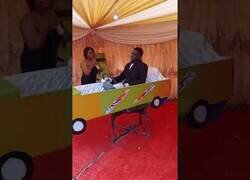 Enlace a Inusual funeral a un taxista en Ghana