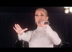 Enlace a Así fue la actuación de Céline Dion en la Torre Eiffel en la ceremonia inaugural de los Juegos Olímpicos de París