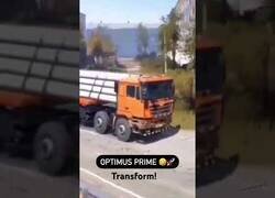 Enlace a Cuando te encuentras con el mismísimo Optimus Prime