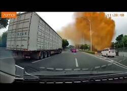 Enlace a Explotan unas tuberías de alcantarillado, regando la ciudad con una lluvia de hеcеs fеcalеs