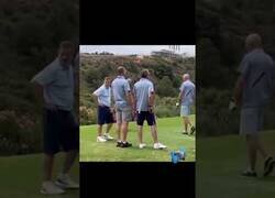 Enlace a ¡Hay una serpiente en el campo de golf!