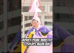 Enlace a El primer ministro de Japón se disfraza de Majin Buu para inaugurar un museo de figuras