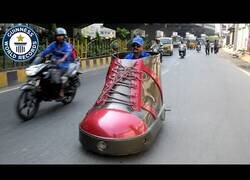 Enlace a La colección más grande de vehículos extravagantes