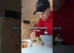 Enlace a Así son los trabajadores de McDonald's