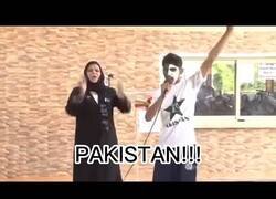 Enlace a Las graduaciones en las escuelas de Pakistán son algo confusas
